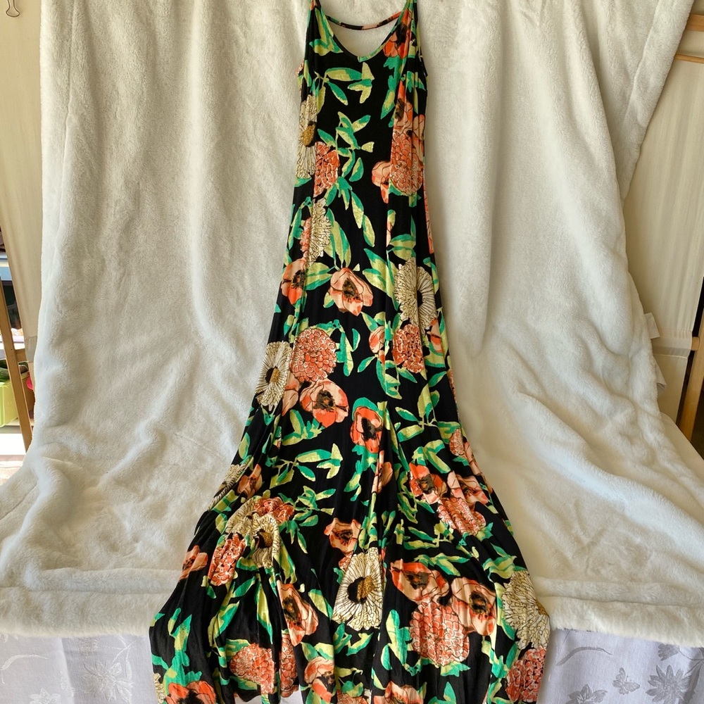 June and Hudson Floral Maxi Dress Size Small NWT